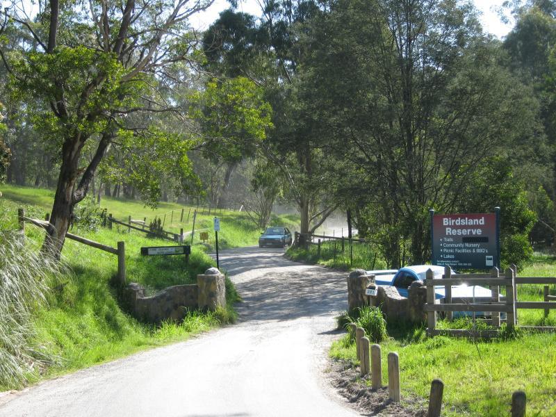 Belgrave - Birdsland Reserve, Mt Morton Road, Belgrave Heights: Entrance to reserve at Mt Morton Road