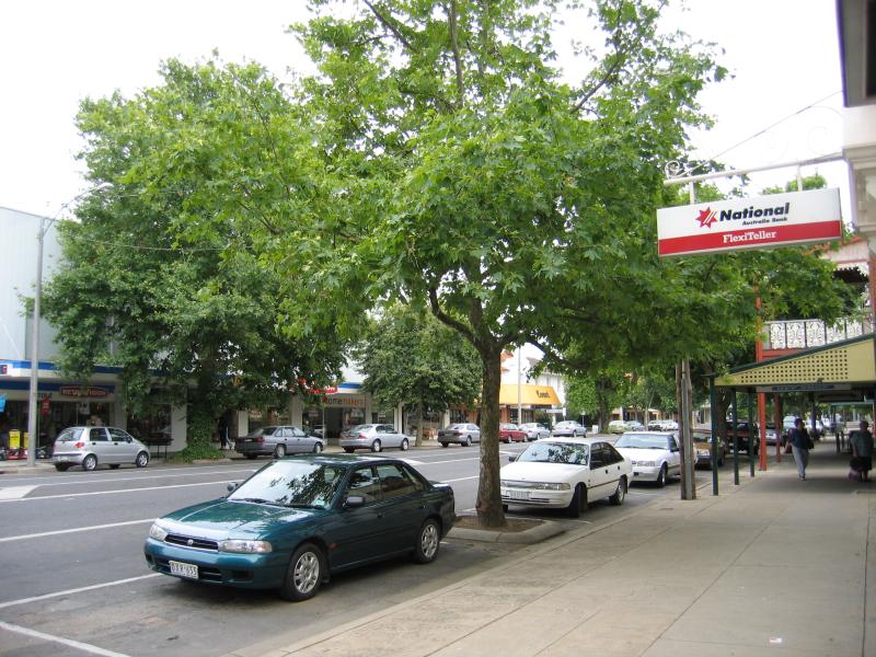 Benalla - Commercial centre and shops: View north along Nunn St between Bridge St and Church St