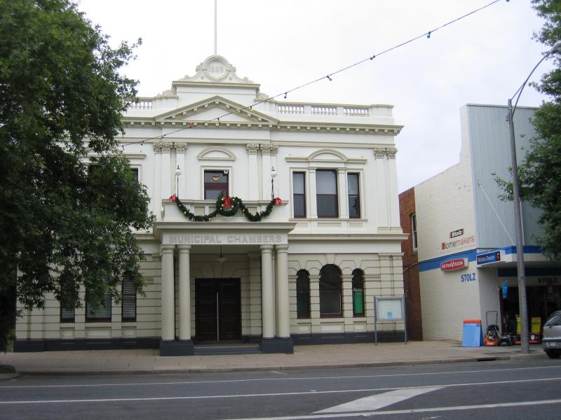 Benalla - Commercial centre and shops: Municipal Chambers, Nunn St between Bridge St and Church St