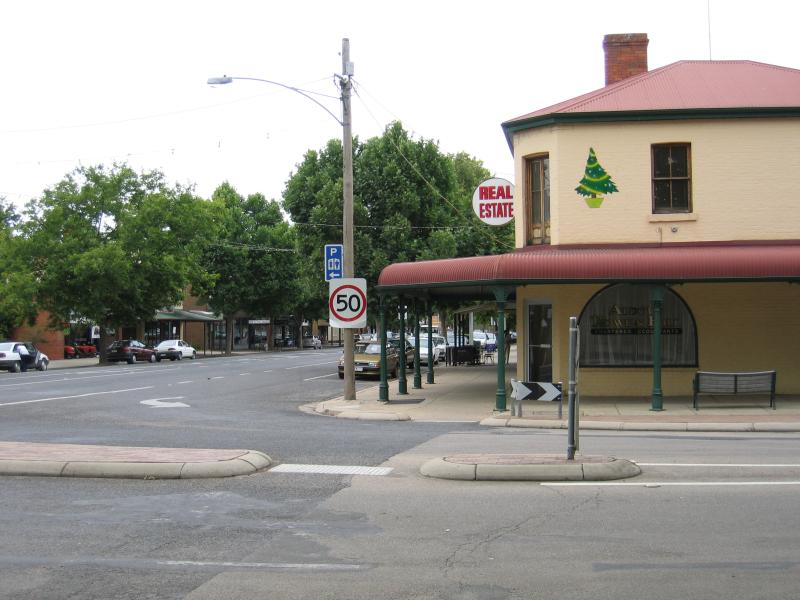 Benalla - Commercial centre and shops: View south along Nunn St at Church St