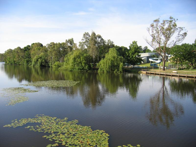 Benalla - Lake Benalla, around Bridge Street: View north along lake from bridge