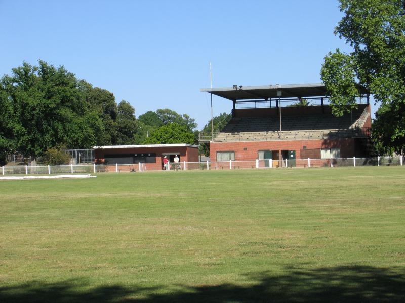 Benalla - Botanical Gardens, Bridge Street West: The Oval