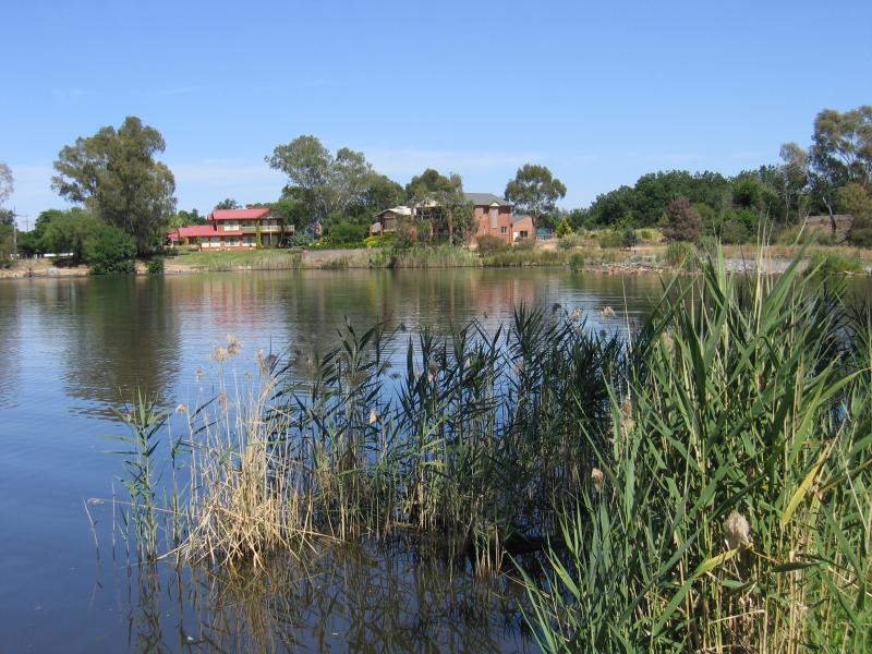 Benalla - Weir on Broken River, north end of Lake Benalla: Moira Reserve, view west across Lake Benalla