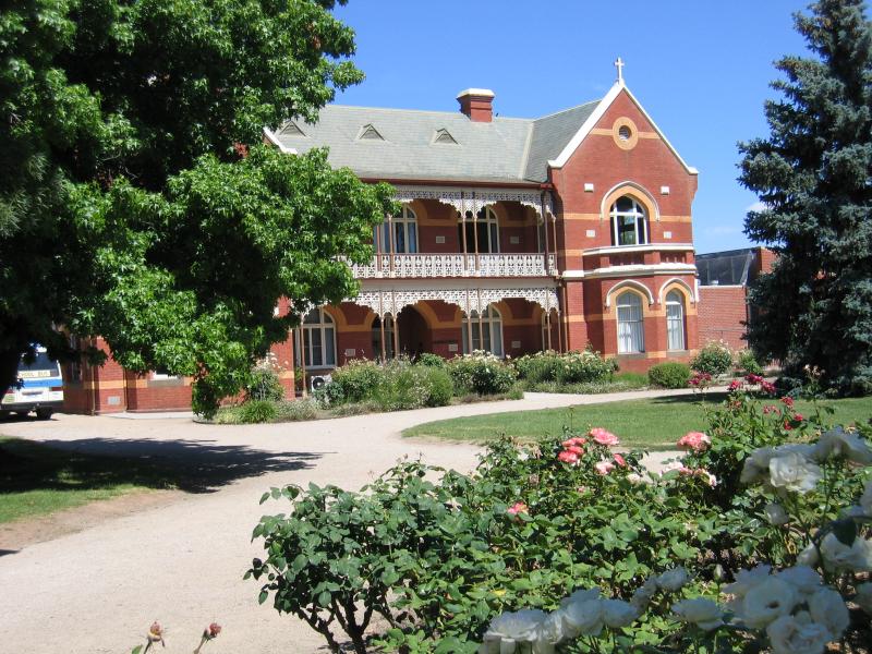 Benalla - Around Benalla and outskirts: FJC College, Arundel St at Wedge St