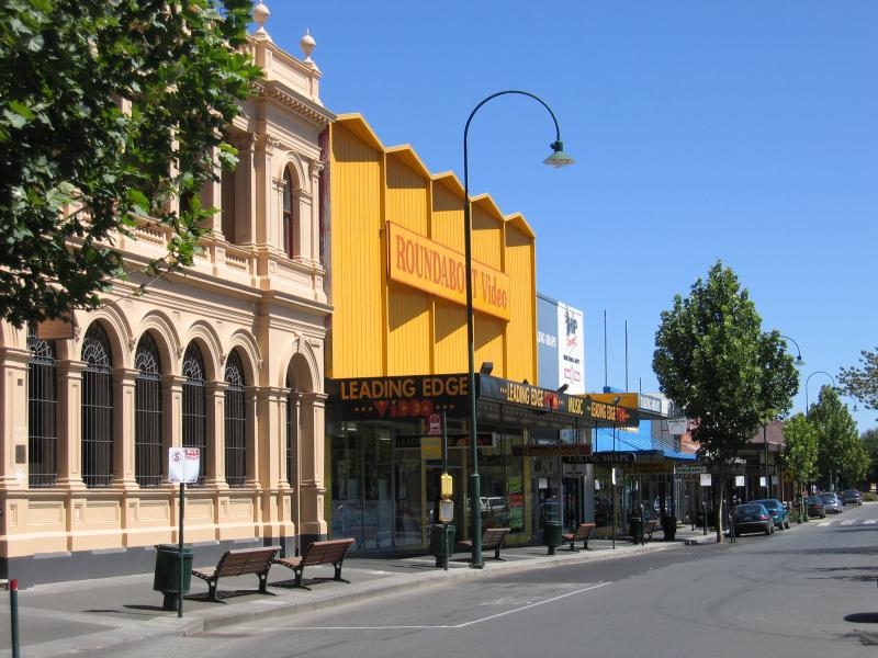 Bendigo - Hargreaves Mall and Hargreaves Street - South-west Hargreaves St between Mitchell St and Edward St
