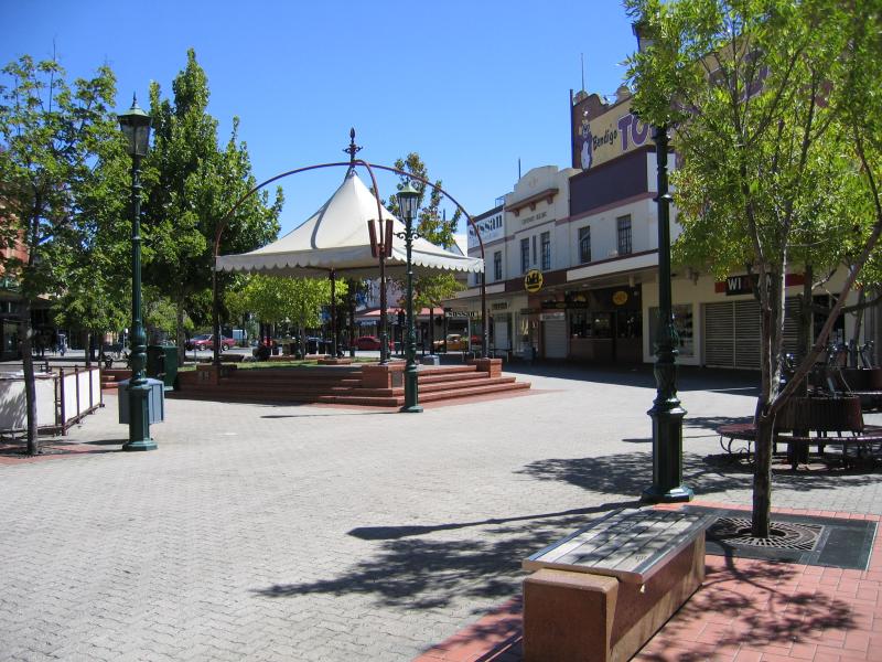 Bendigo - Hargreaves Mall and Hargreaves Street: Mall