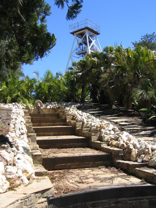 Bendigo - Rosalind Park: View towards Poppet Head lookout from the Cascades