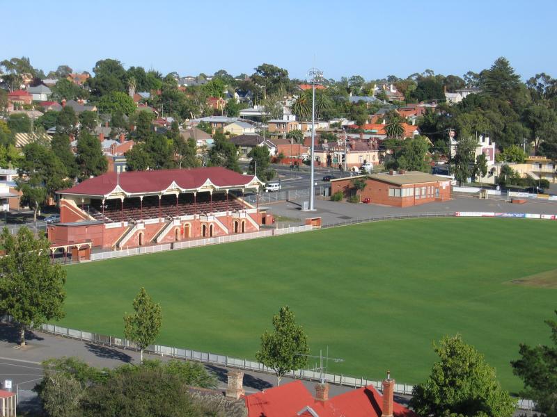 Bendigo - Poppet Head lookout, Rosalind Park: View north-west across Queen Elizabeth Oval