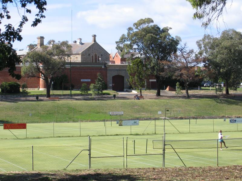 Bendigo - Recreational precinct around Park Road and Barnard Street - View across tennis courts from Barnard St