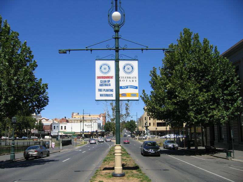Bendigo - View Street: View south-east along View St towards Pall Mall and Mitchell St