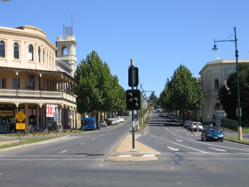 Bendigo - View Street - View north-west along View St at Pall Mall