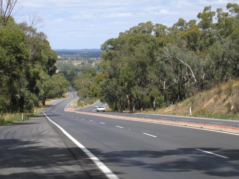 Bendigo - Bendigo suburb of Kangaroo Flat: View south along Calder Highway, around Big Hill