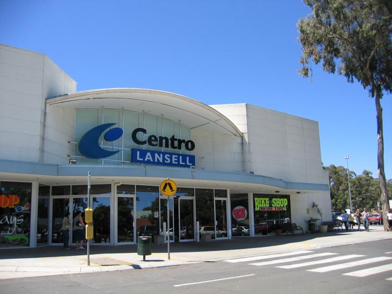 Bendigo - Bendigo suburb of Kangaroo Flat - Centro Lansell Shopping Centre, Calder Highway