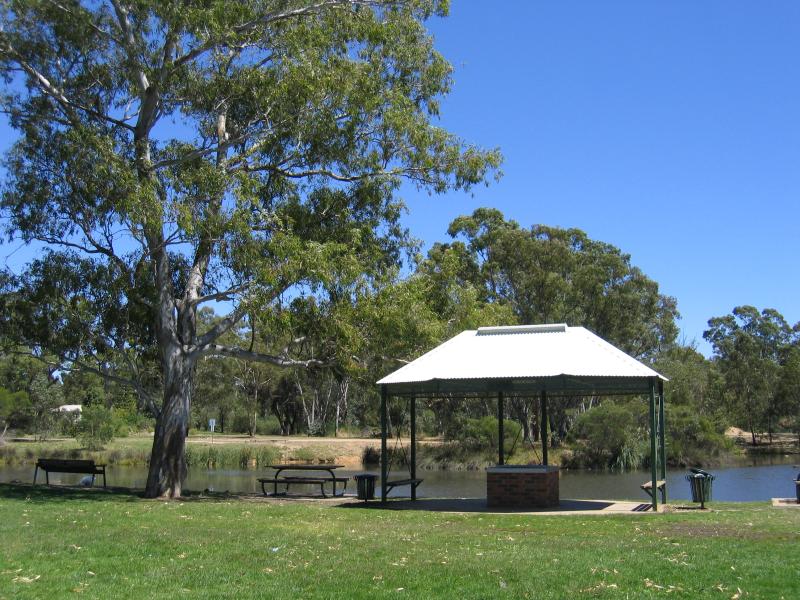 Bendigo - Bendigo suburb of Kangaroo Flat - Rotary Gateway Park, High St