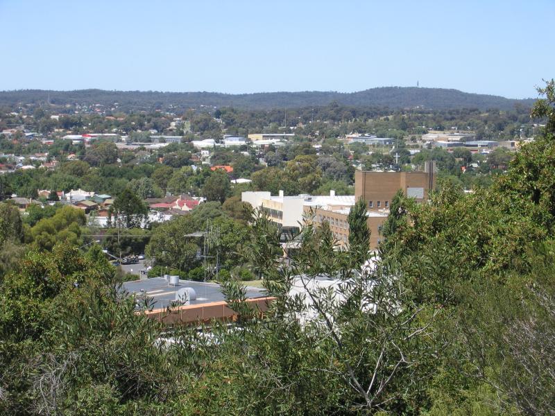 Bendigo - Bendigo suburb of Ironbark: View south from lookout, Pethard Pl