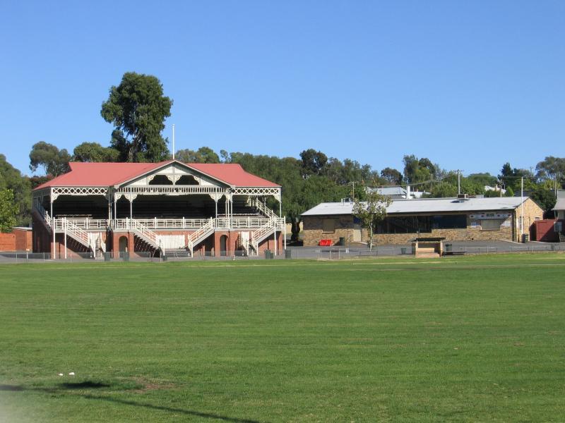 Bendigo - Bendigo suburb of Eaglehawk: Ten Oval, Canterbury Park