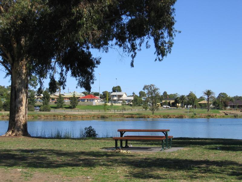 Bendigo - Bendigo suburb of Eaglehawk: Lake Neangar