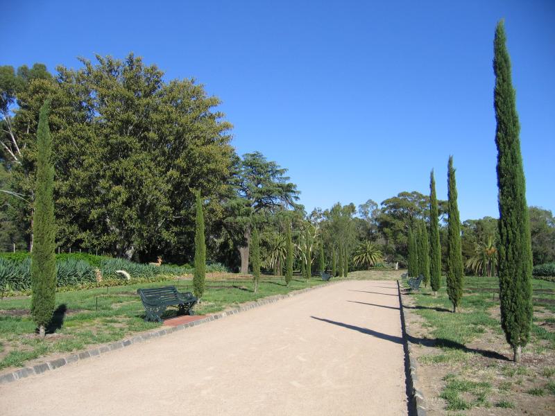 Bendigo - Bendigo suburb of White Hills: White Hills Botanical Gardens