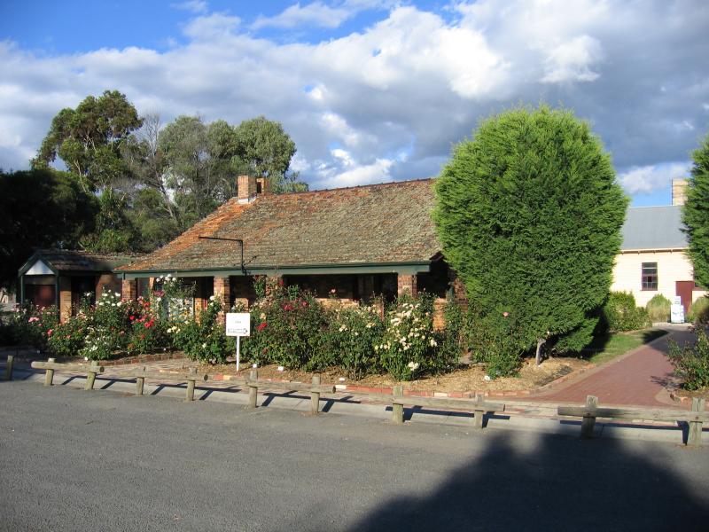 Bendigo - Bendigo Pottery Complex, Epsom: Car park