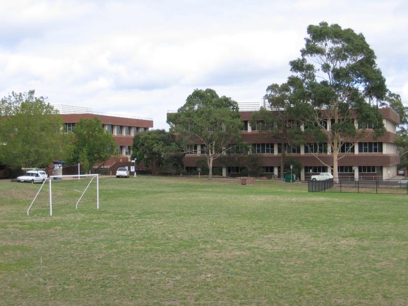 Bendigo - Latrobe University, Flora Hill: Oval