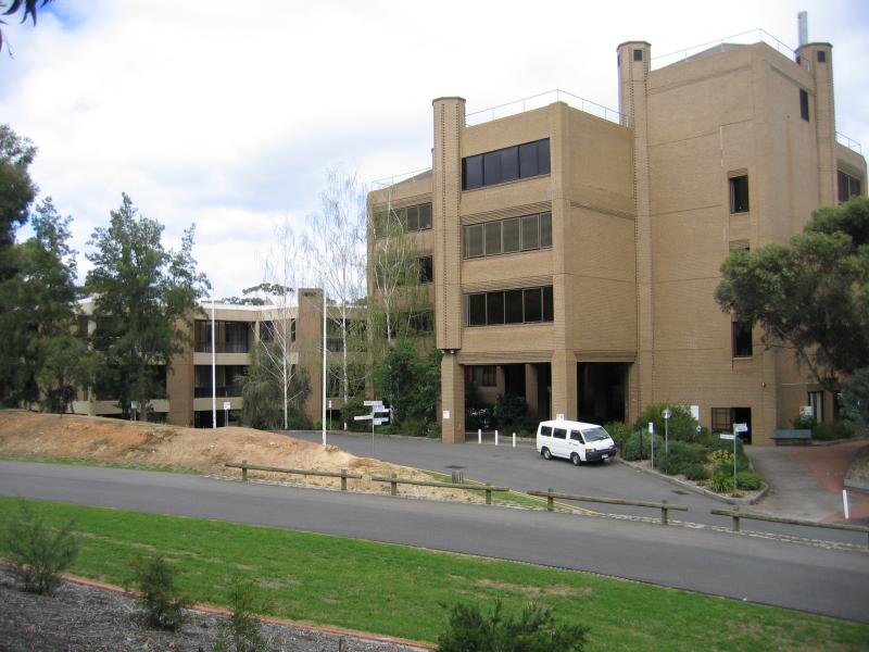 Bendigo - Latrobe University, Flora Hill: Arts building