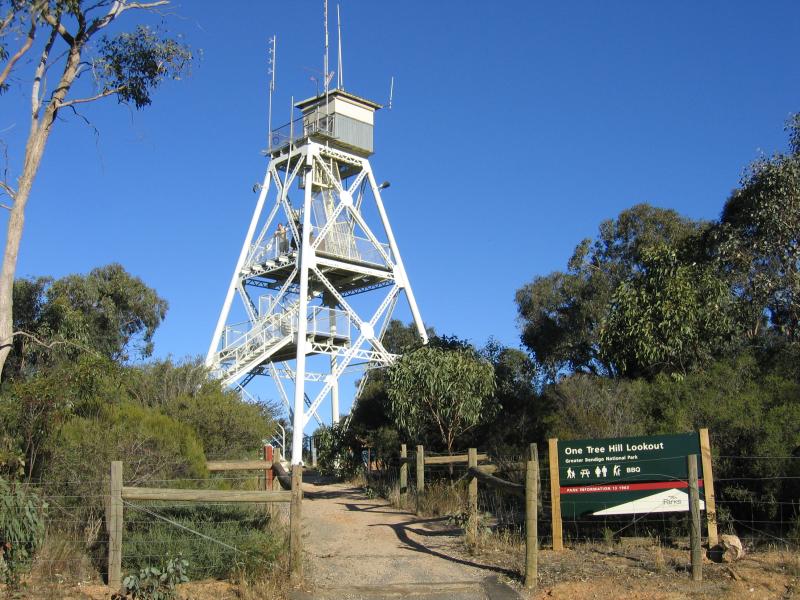 Bendigo - One Tree Hill lookout, One Tree Hill Road: Lookout tower