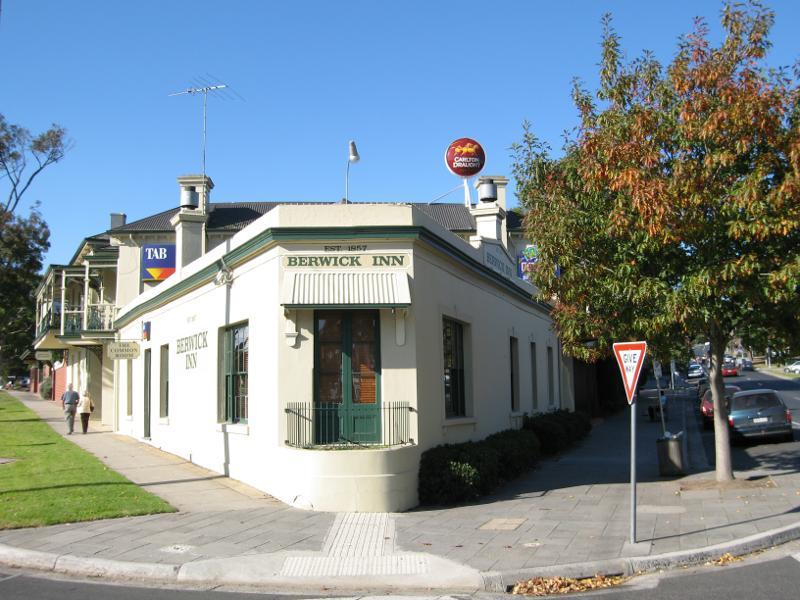 Berwick - Commercial centre and shops, High Street: Berwick Inn, corner High St and Lyall Rd