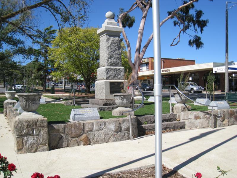 Berwick - Commercial centre and shops, High Street: War memorial in centre of High St just east of Clyde Rd