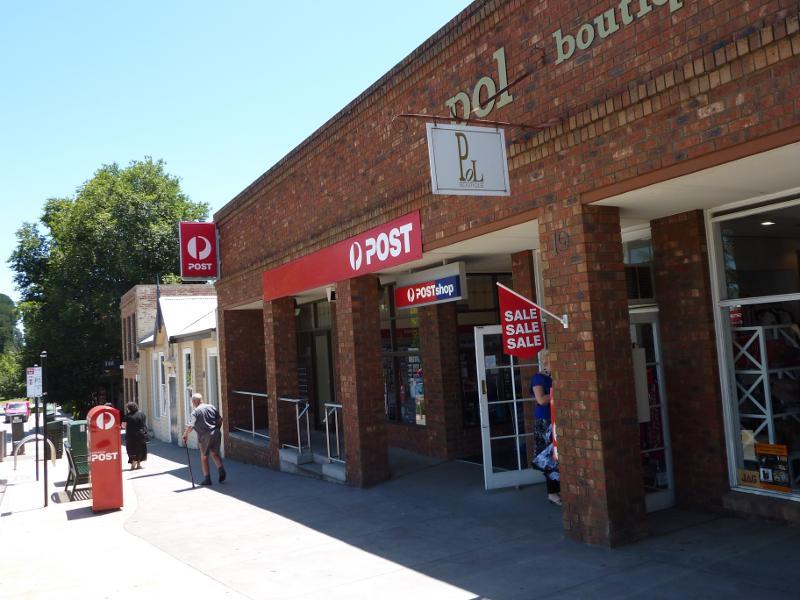 Berwick - Commercial centre and shops, High Street: View west along High St at post office