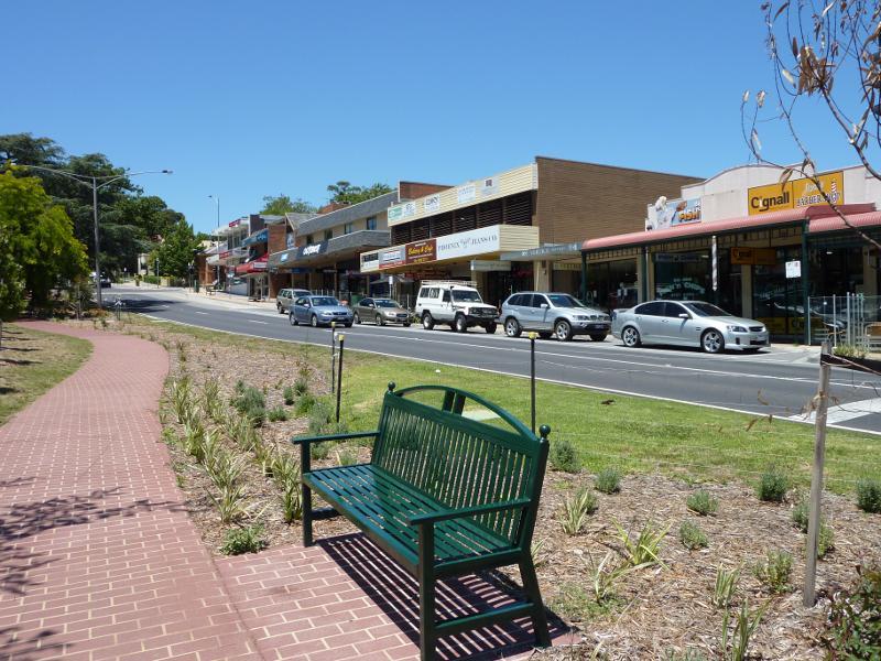 Berwick - Commercial centre and shops, High Street: View east along High St towards Gloucester Av