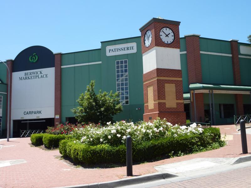 Berwick - Berwick Marketplace and surroundings, north of High Street: Berwick Marketplace and clock tower