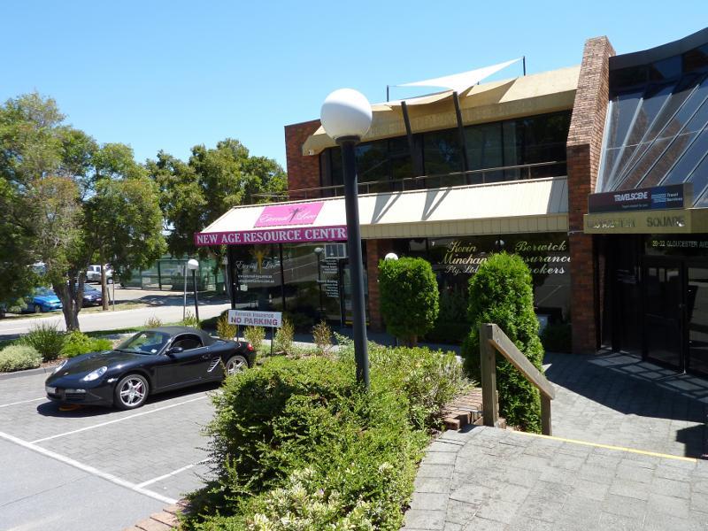 Berwick - Gloucester Avenue: Gloucester Square, corner Gloucester Av and Richardson Gv