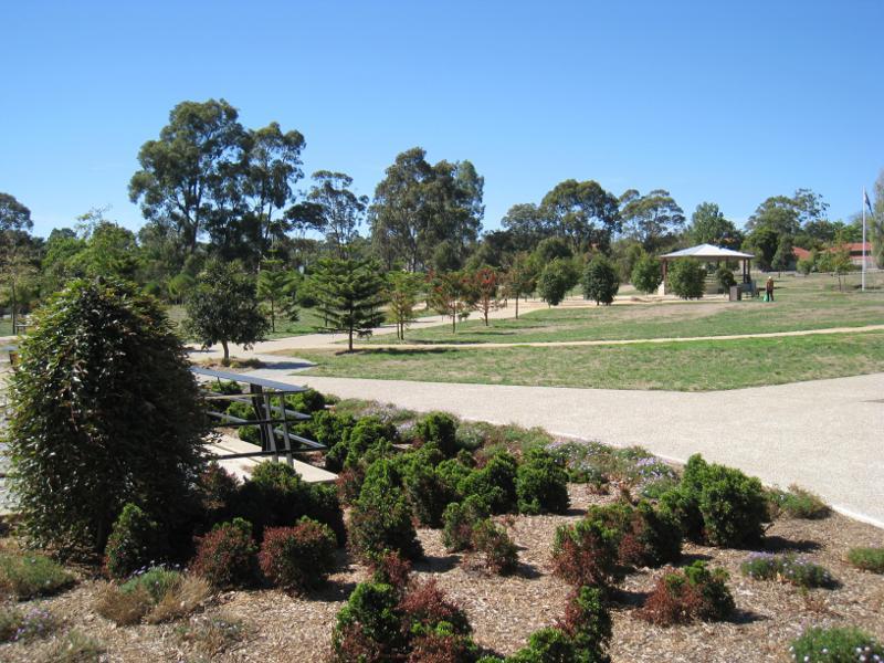 Berwick - Pioneers Park, Lyall Road: View from cafe towards rotunda