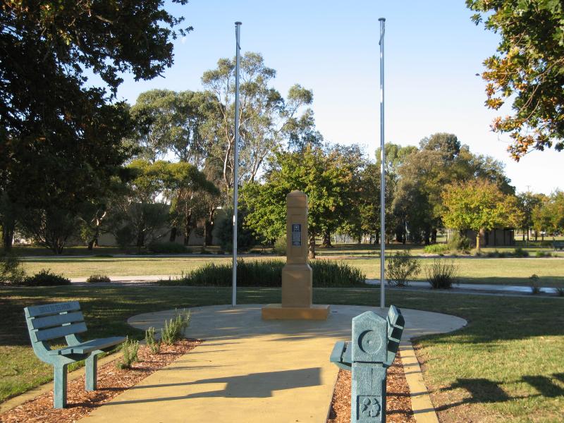 Berwick - Buchanan Park, Clyde Road: War memorial