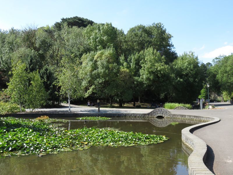 Berwick - Wilson Botanic Park: Lake near main entrance