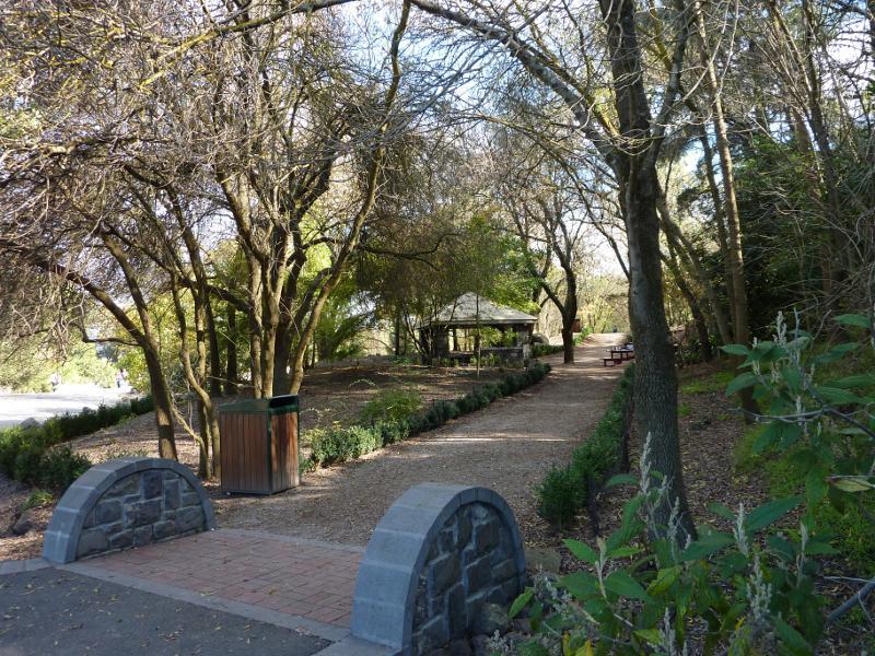 Berwick - Wilson Botanic Park: Picnic and BBQ shelter near lake at main entrance