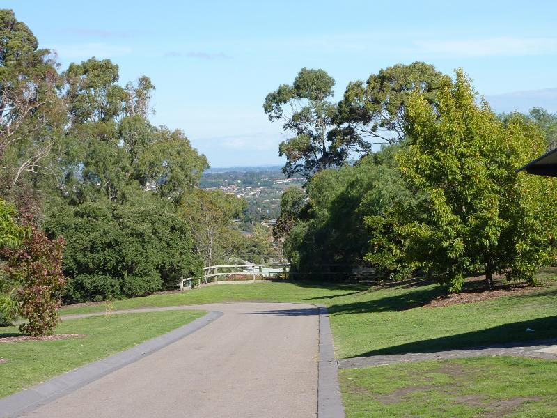 Berwick - Wilson Botanic Park: Pathway near playground