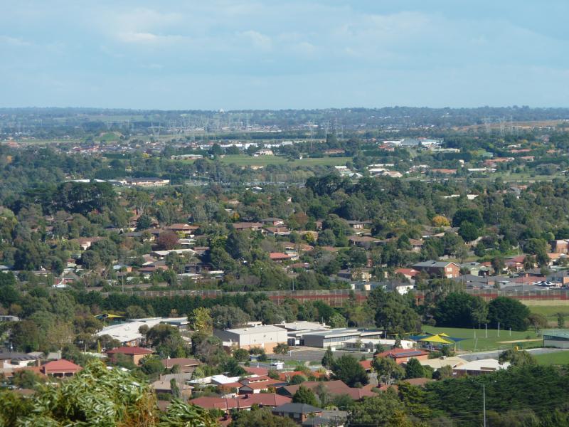Berwick - Wilson Botanic Park: South-westerly view towards Berwick Lodge Primary School from Hoo Hoo lookout tower