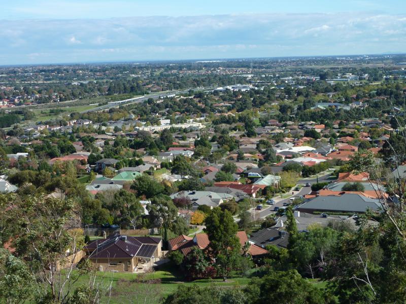 Berwick - Wilson Botanic Park: Westerly view towards Princes Hwy from Hoo Hoo lookout tower