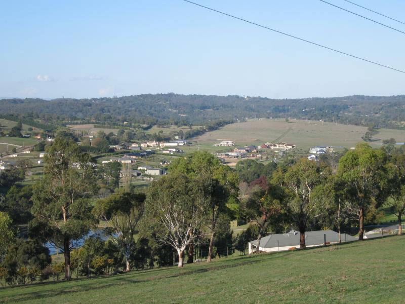 Berwick - Old Coach Road: Easterly view from northern end of Old Coach Rd