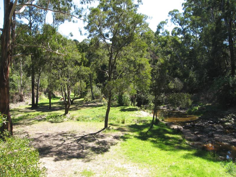 Blackwood - Mineral Springs Reserve at Lerderderg River, Golden Point Road - View west along river at reserve