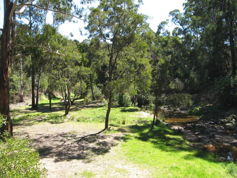 Blackwood - Mineral Springs Reserve at Lerderderg River, Golden Point Road: View west along river at reserve