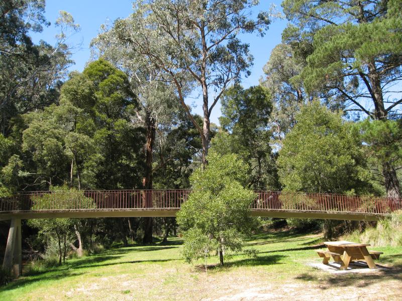 Blackwood - Mineral Springs Reserve at Lerderderg River, Golden Point Road: Footbridge