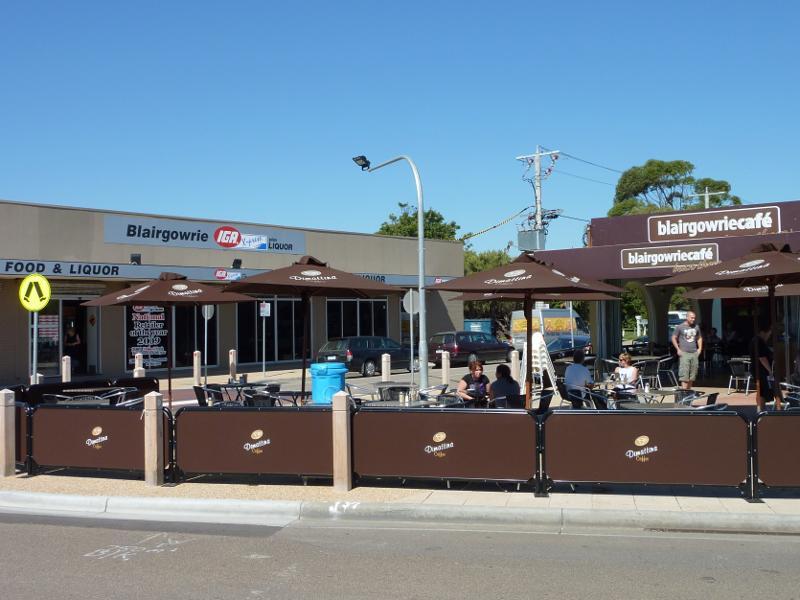 Blairgowrie - Commercial centre and shops, Point Nepean Road service road: Cafe on corner of service road and Wilson Rd