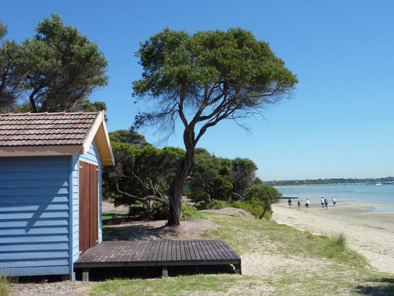 Blairgowrie - Foreshore and beach along Point Nepean Road opposite Wilson Road: View west along coast at bathing box