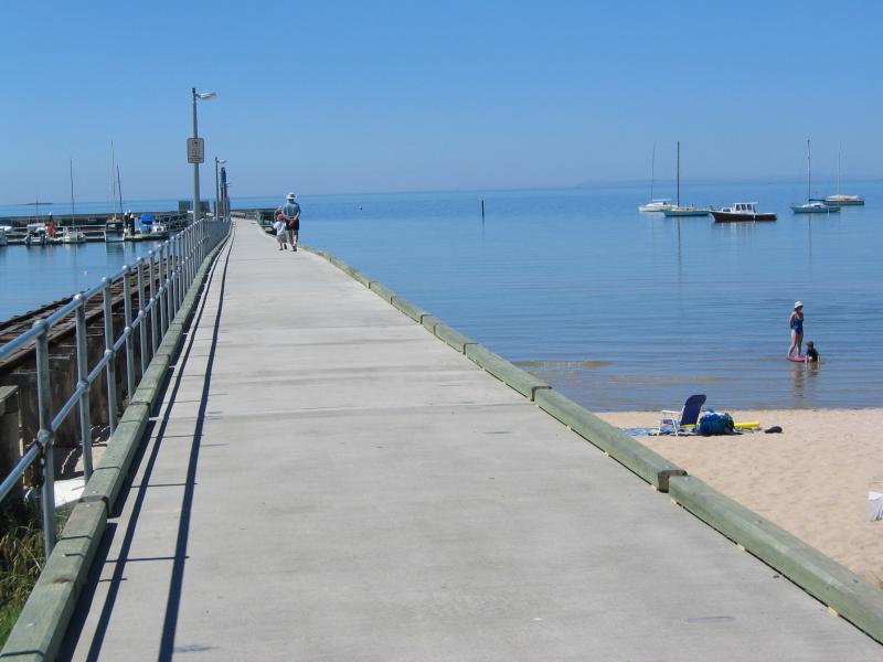 Blairgowrie - Blairgowrie Yacht Squadron boat harbour: View along jetty at boat harbour
