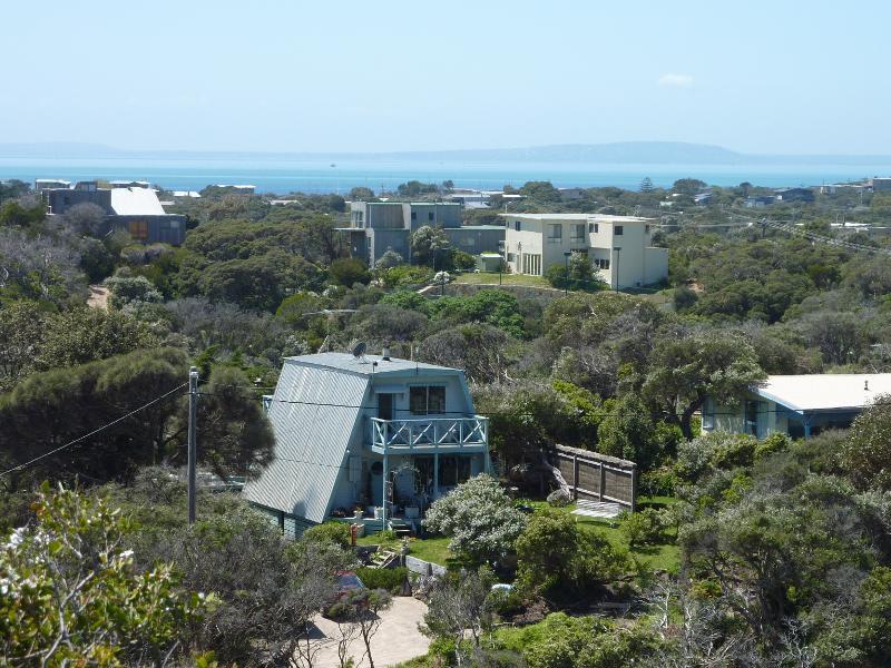 Blairgowrie - Koonya Ocean Beach, off southern end of Hughes Road: North-easterly view from car park towards the bay