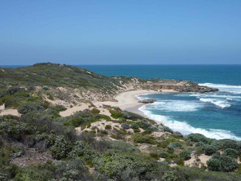 Blairgowrie - Koonya Ocean Beach, off southern end of Hughes Road: South-easterly view towards Pelly Point from car park