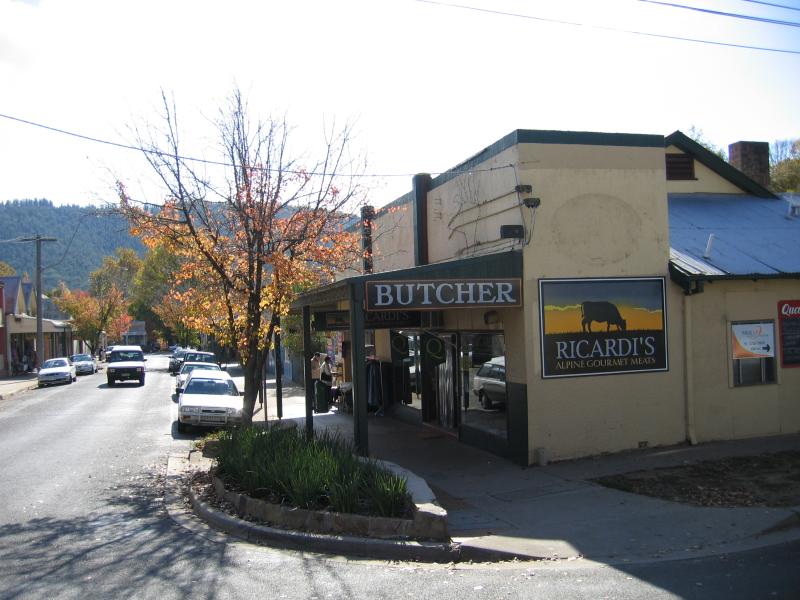 Bright - Commercial centre and shops, Ireland Street and Anderson Street: View north along Barnard St at Camp St