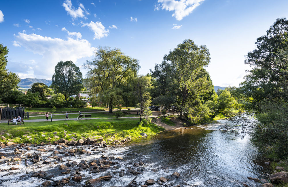 Bright - Ovens River through Centenary Park and Howitt Park